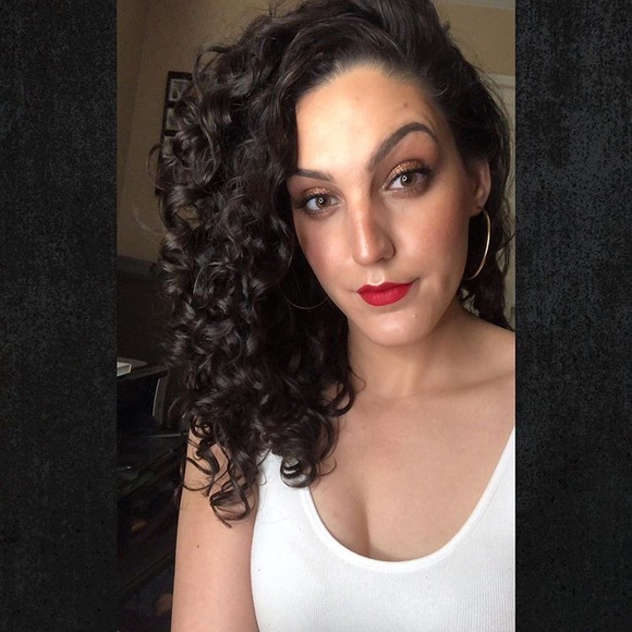 Meet your Posher, Victoria - Picture 1 of 2